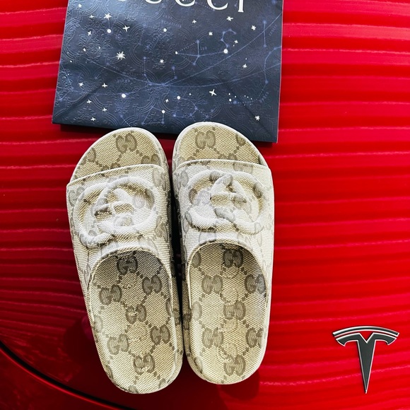 2023 Brand new Gucci Platform Sandals (Slides) - Picture 2 of 5